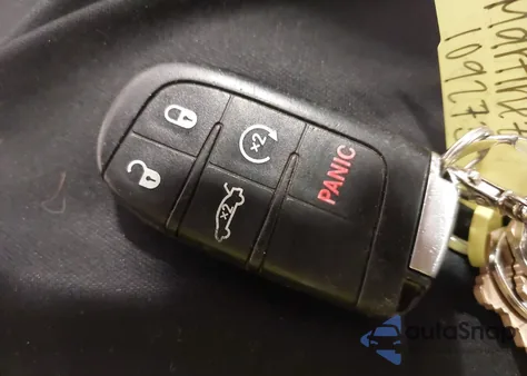 2017 Chrysler 200 Limited Platinum z USA, uszkodzony, nr VIN 1C3CCCAB4HN502678